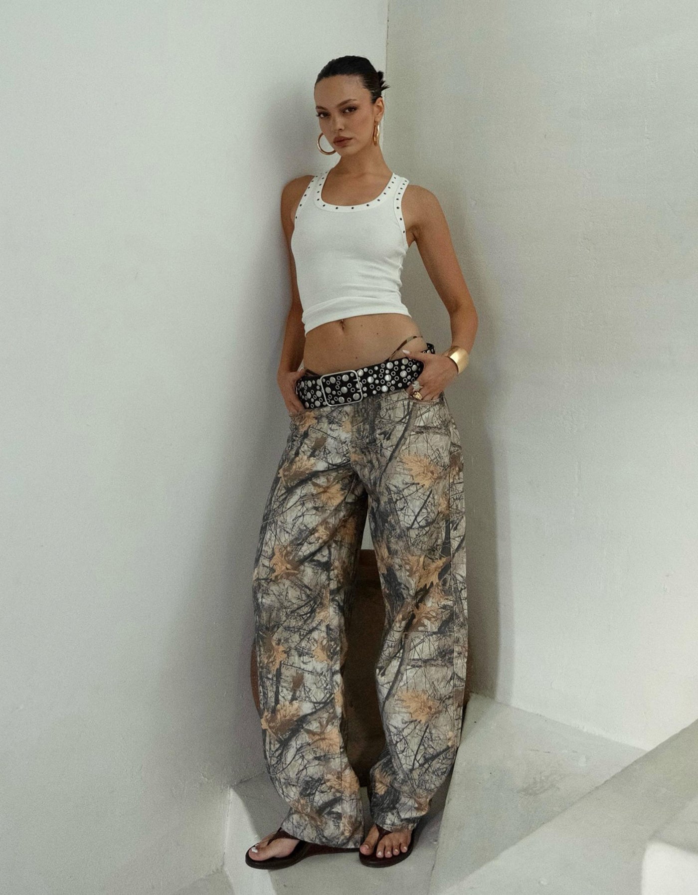 Top na ramiączkach z ćwiekami